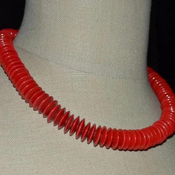 Dark Pink Red Acrylic Disc Disk Bead Choker - Picture 1 of 5